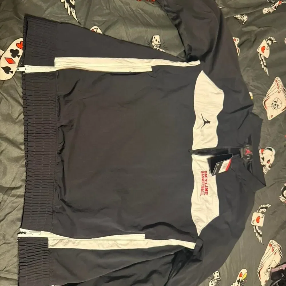 Jordan Men's Navy and Black Sweatshirt